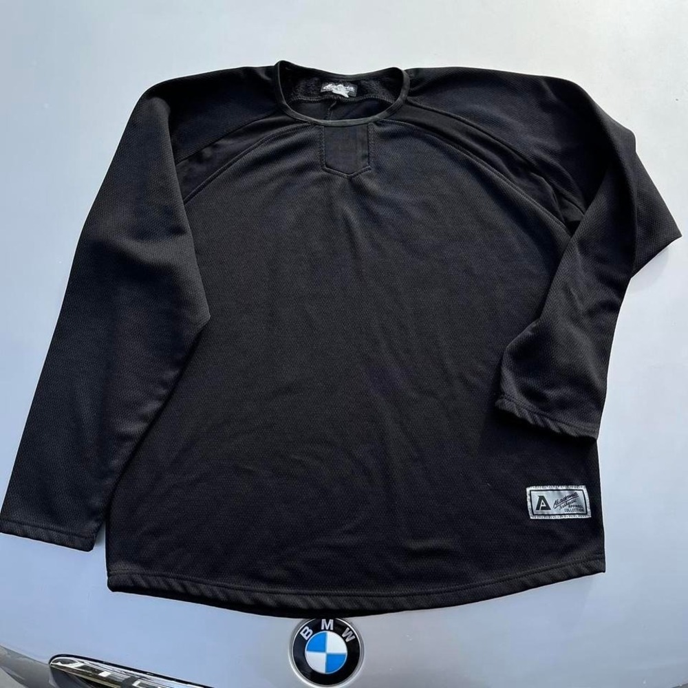 akademiks black longsleeve